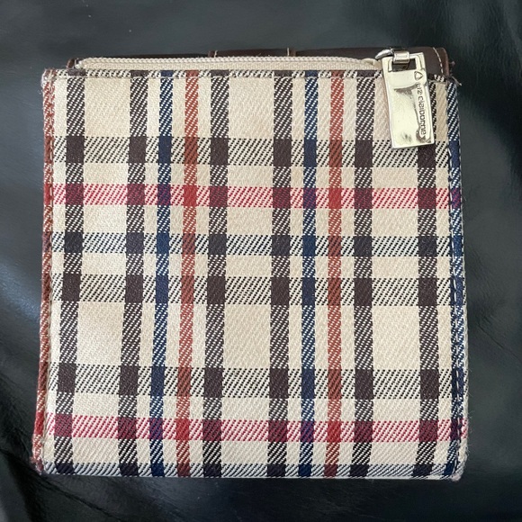 Liz Claiborne Trifold Wallet - Picture 5 of 7